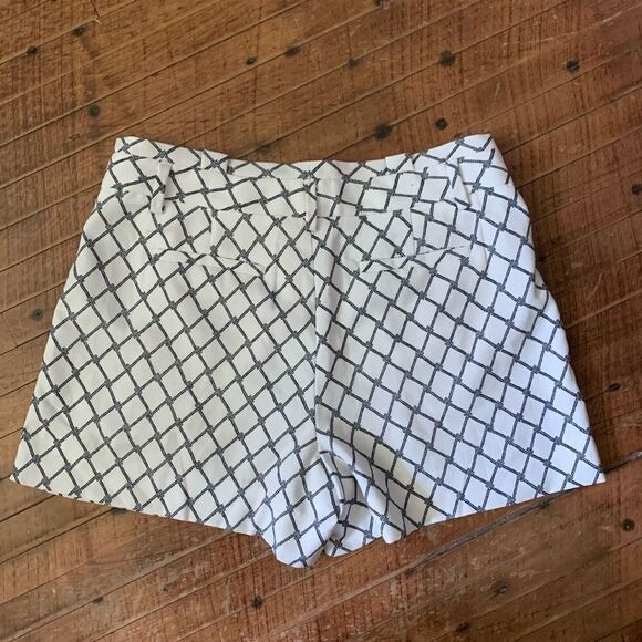 Banana Republic high waisted 80’s royalcore black & white shorts - Picture 3 of 4